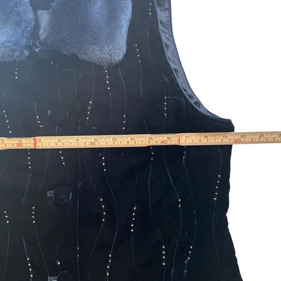 Summit Silks Velvet Silk Vest with removable Fur Blue Size Small - Picture 10 of 10